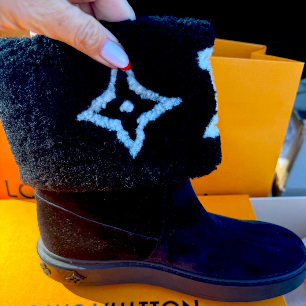 Brand New Rare LV sold out Boots